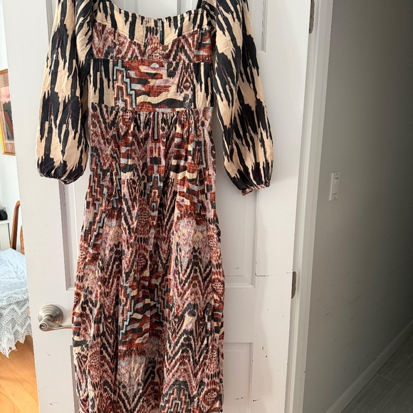 Gorgeous Practically New Maria Cher Designer Dress - Picture 4 of 6